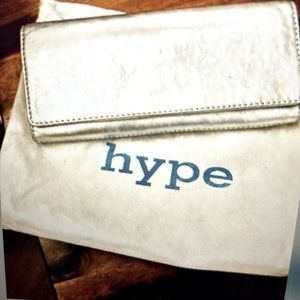 Hype Silver leather clutch